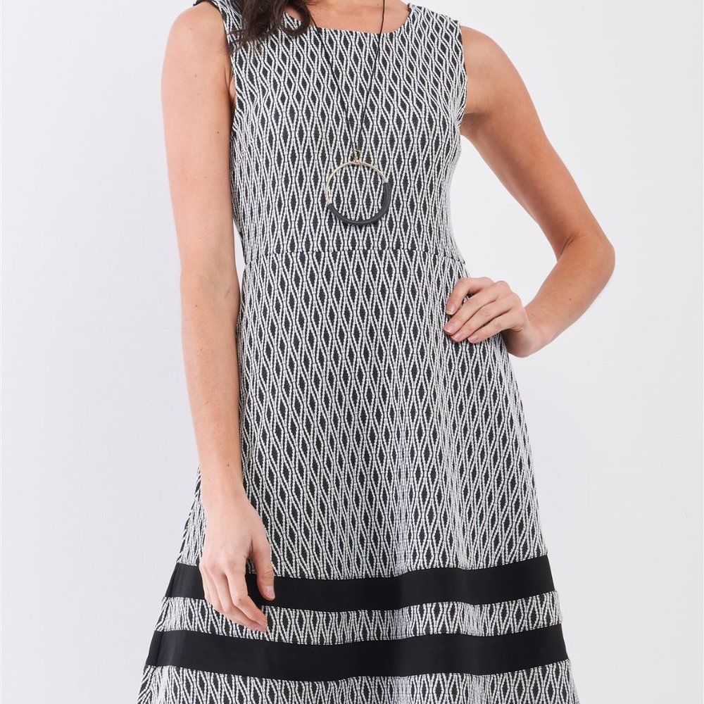 Black & White Diamond Print Round Neck Sleeveless Fitted Flare Mini Dress